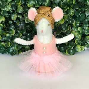Ballerina Felt Mouse Art Doll Hand-sewn pink tutu hair bun Ballet handmade NWT